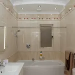 Sea-view 2 Bedroom -sleeps 6