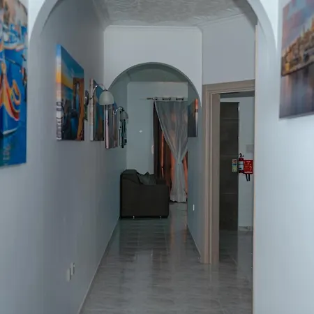 Apartment Sea-view 2 Bedroom -sleeps 6 *