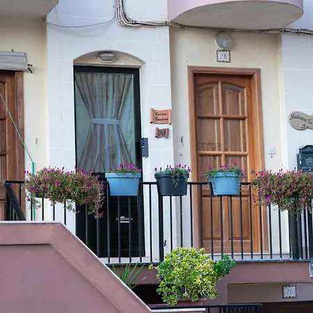 Apartment Sea-view 2 Bedroom -sleeps 6
