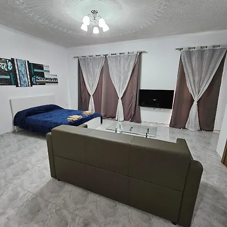 Apartment Sea-view 2 Bedroom -sleeps 6