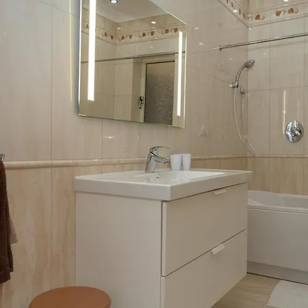 Sea-view 2 Bedroom -sleeps 6