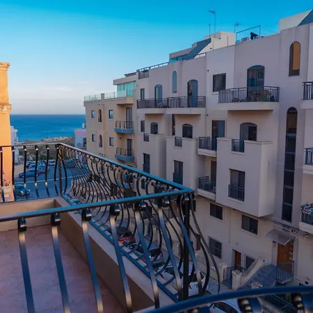 Sea-view 2 Bedroom -sleeps 6