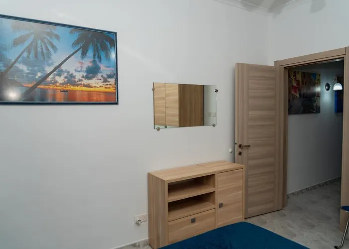 Appartement Sea-view 2 Bedroom -sleeps 6 *