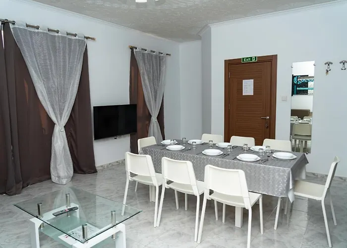 Sea-view 2 Bedroom -sleeps 6