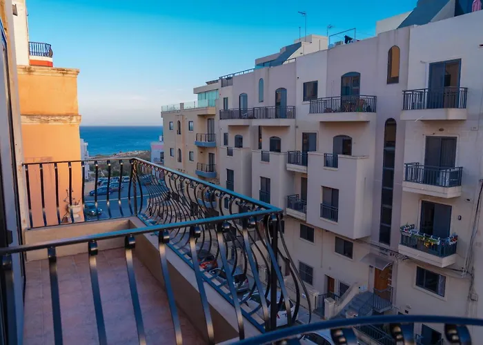 Sea-view 2 Bedroom -sleeps 6