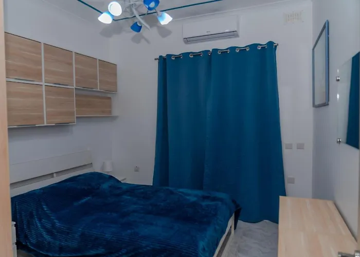 Apartment Sea-view 2 Bedroom -sleeps 6 Marsaskala