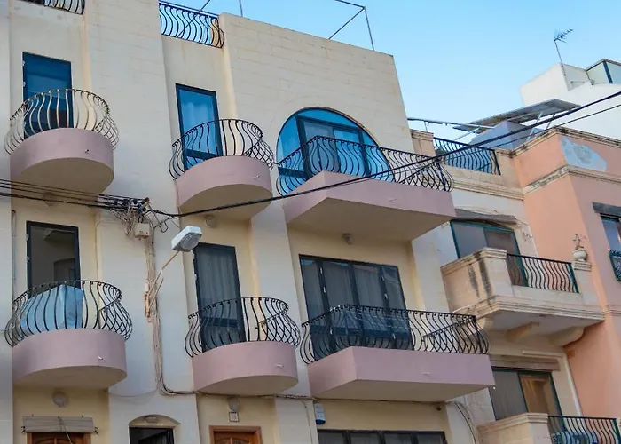 Apartment Sea-view 2 Bedroom -sleeps 6