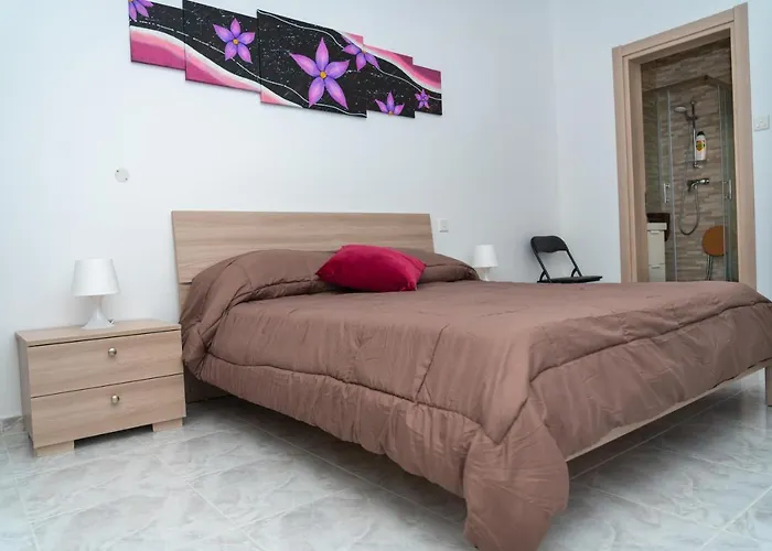 Sea-view 2 Bedroom -sleeps 6 Marsaskala